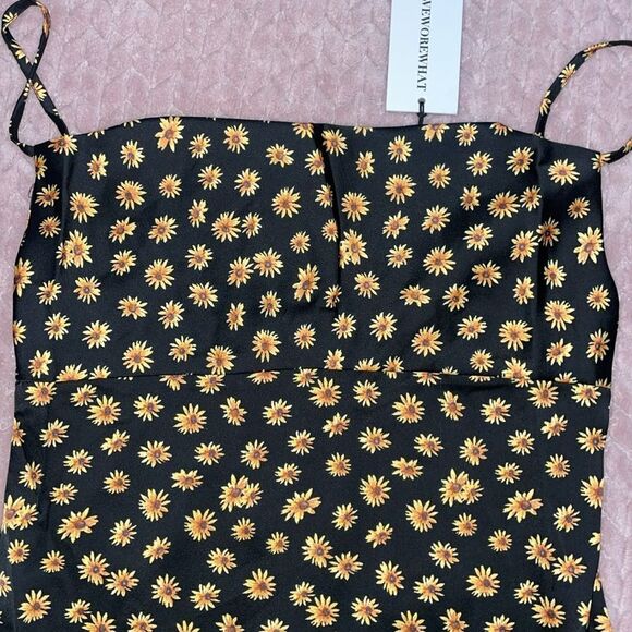 WeWoreWhat Womens Ditsy Daisies Cowl Midi Satin Dress - Picture 3 of 6